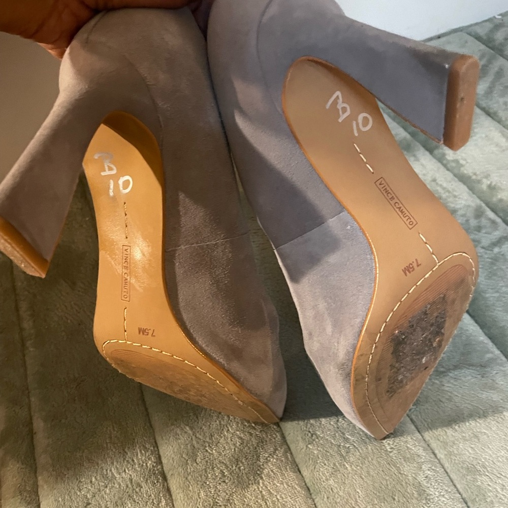 Vince Camino point heel triangle heel size 7.5